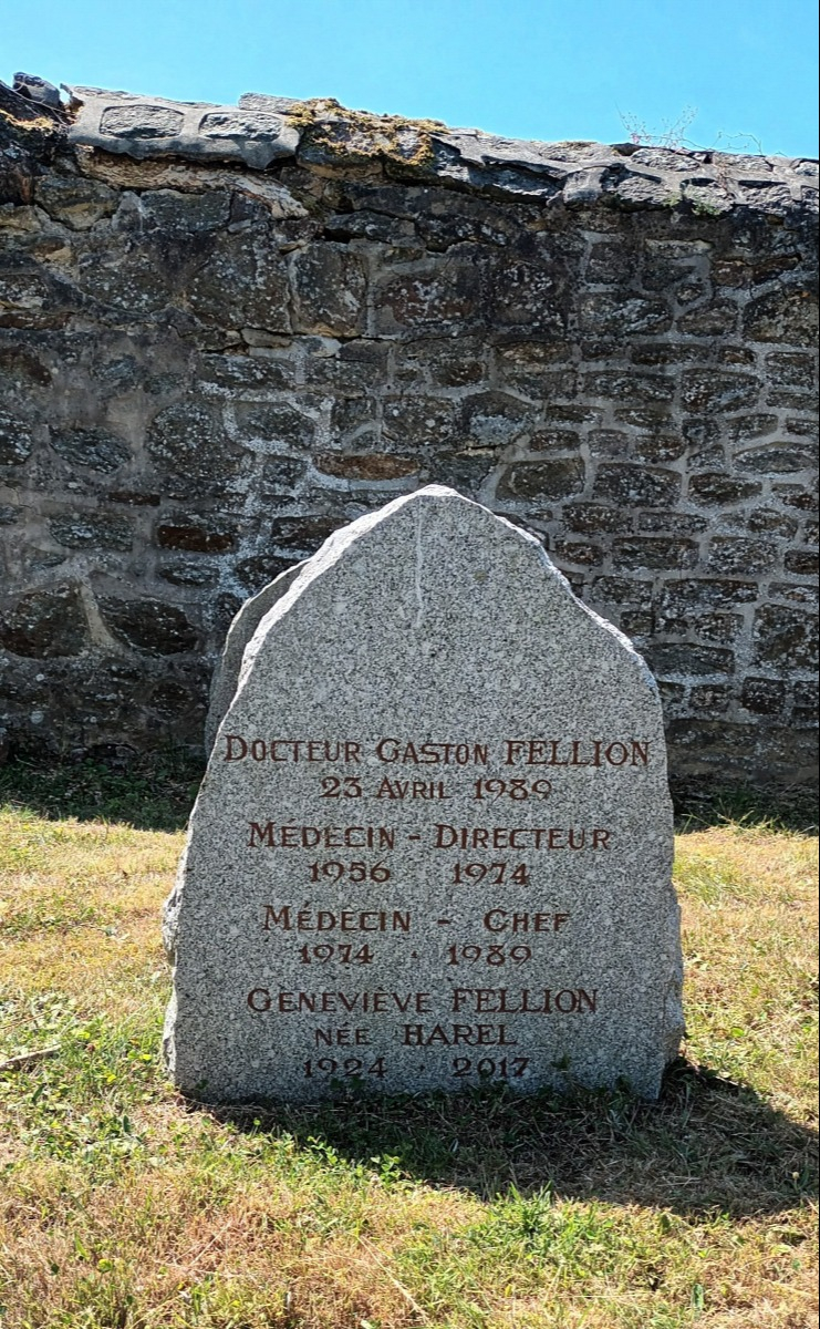 Cimetière historique de la psychiatrie de Mayenne